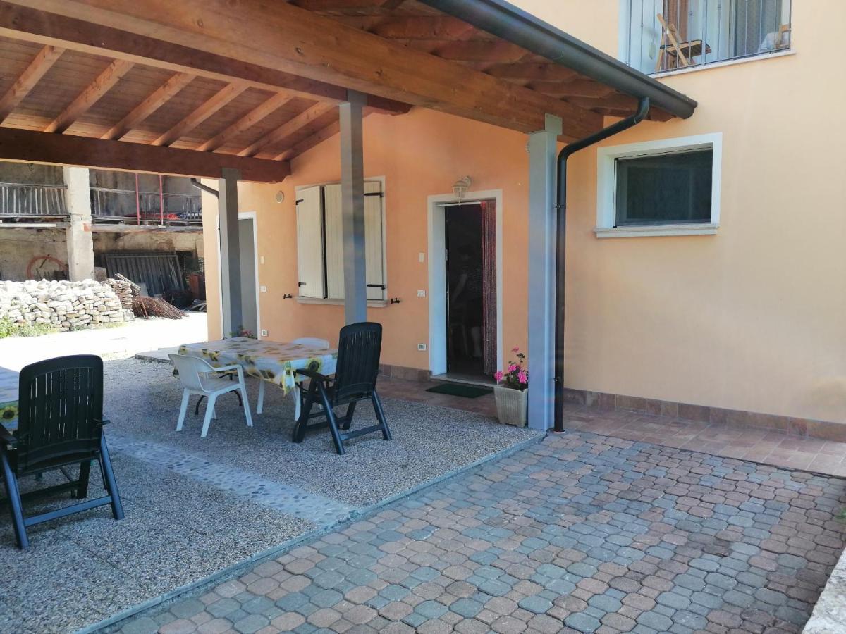Cascina Legnago Trilocale A 6 Chilometri Da Salo' Lägenhet Villanuova sul clisi Exteriör bild