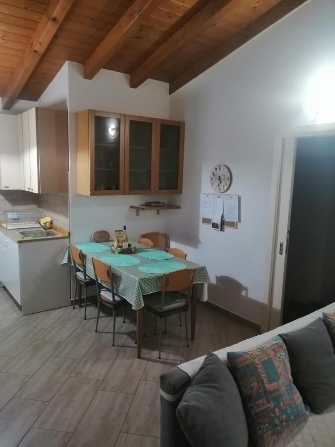 Cascina Legnago Trilocale A 6 Chilometri Da Salo' Lägenhet Villanuova sul clisi Exteriör bild