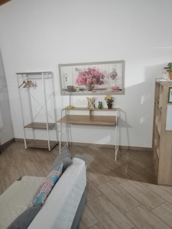 Cascina Legnago Trilocale A 6 Chilometri Da Salo' Lägenhet Villanuova sul clisi Exteriör bild