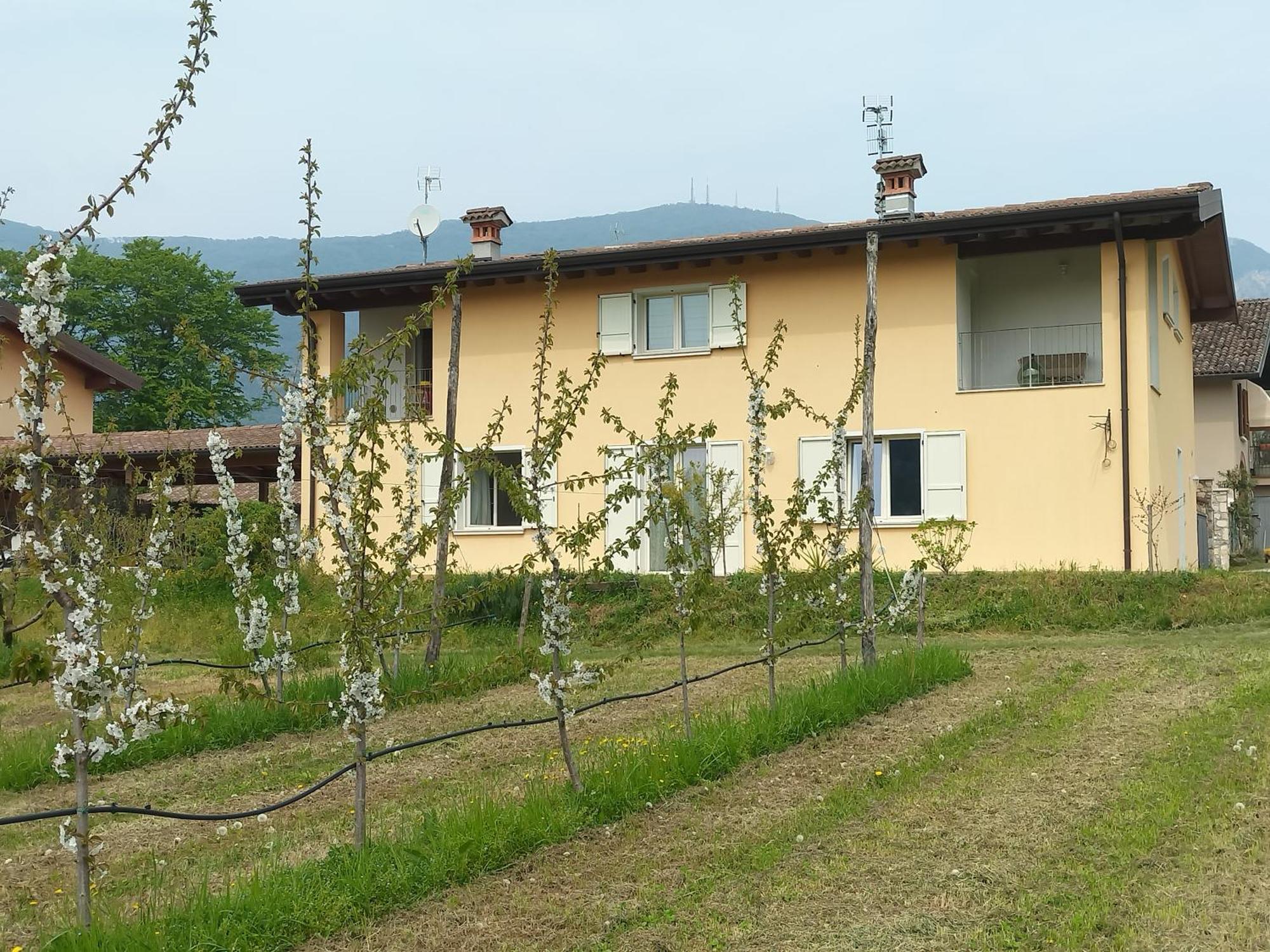 Cascina Legnago Trilocale A 6 Chilometri Da Salo' Lägenhet Villanuova sul clisi Exteriör bild