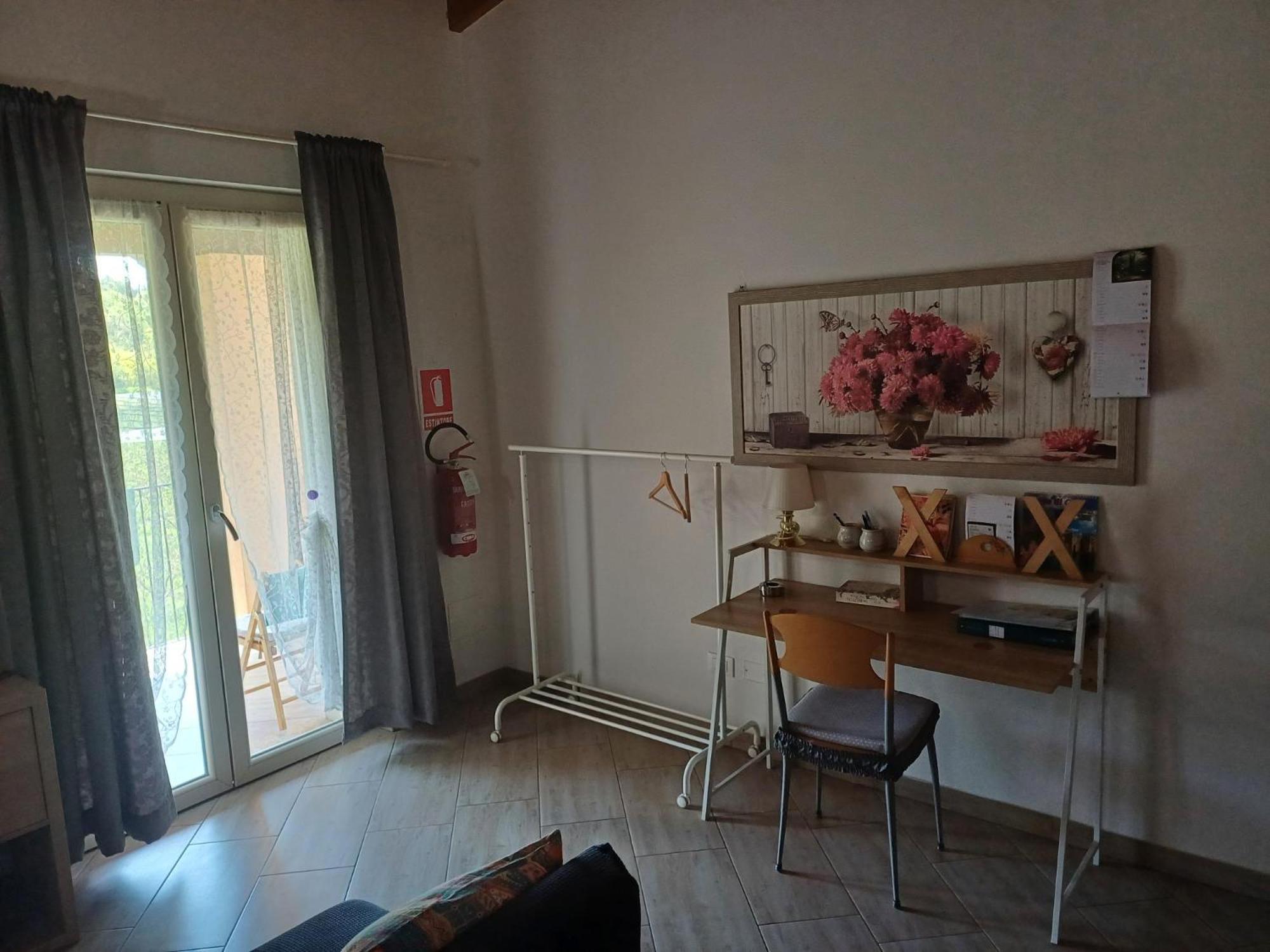 Cascina Legnago Trilocale A 6 Chilometri Da Salo' Lägenhet Villanuova sul clisi Exteriör bild