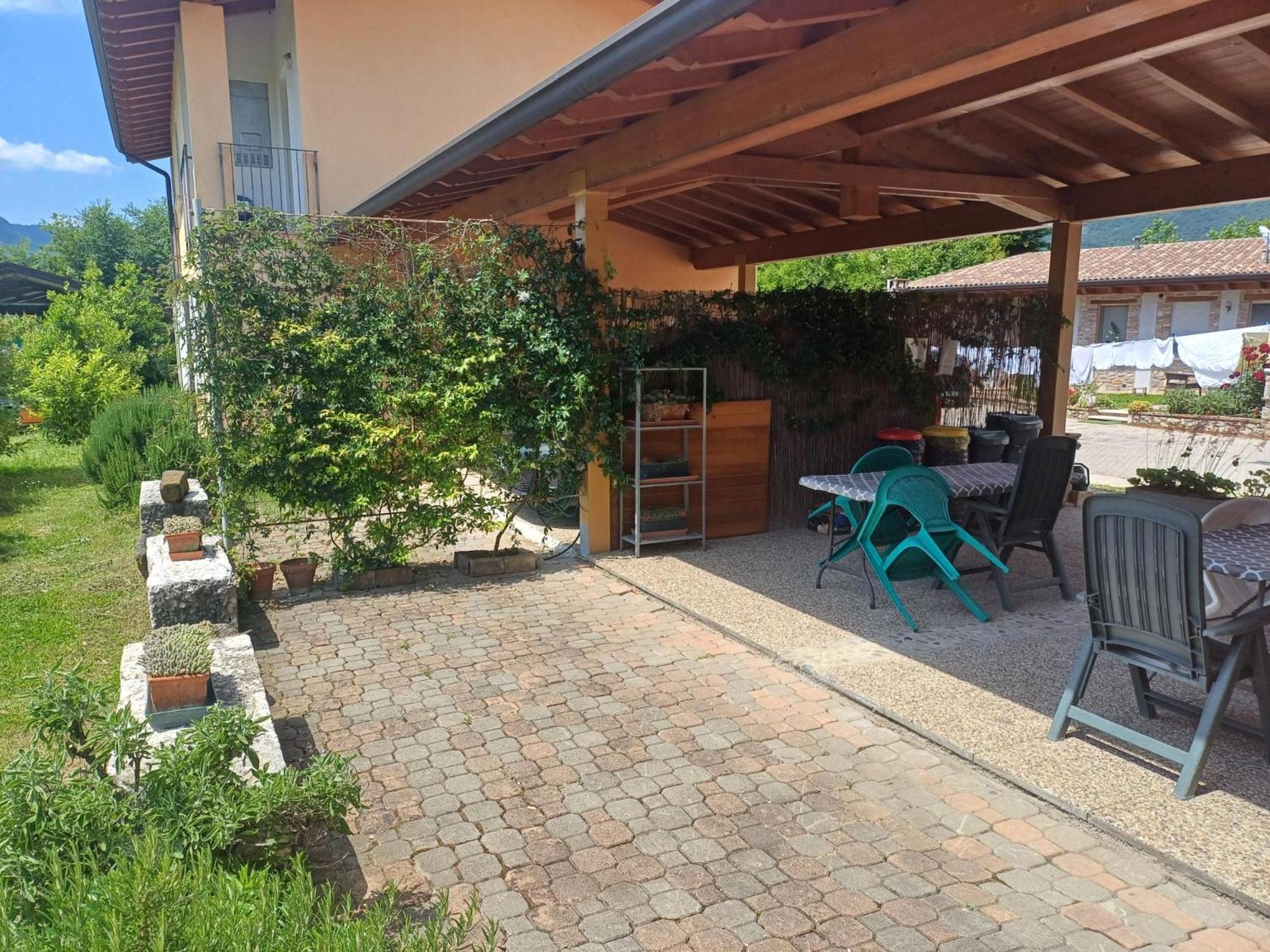 Cascina Legnago Trilocale A 6 Chilometri Da Salo' Lägenhet Villanuova sul clisi Exteriör bild